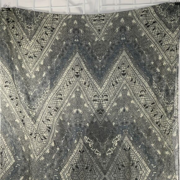 Stunning Geometric Boho Gray Scarf 70 in x31.5 in Raw Edge - Picture 1 of 6